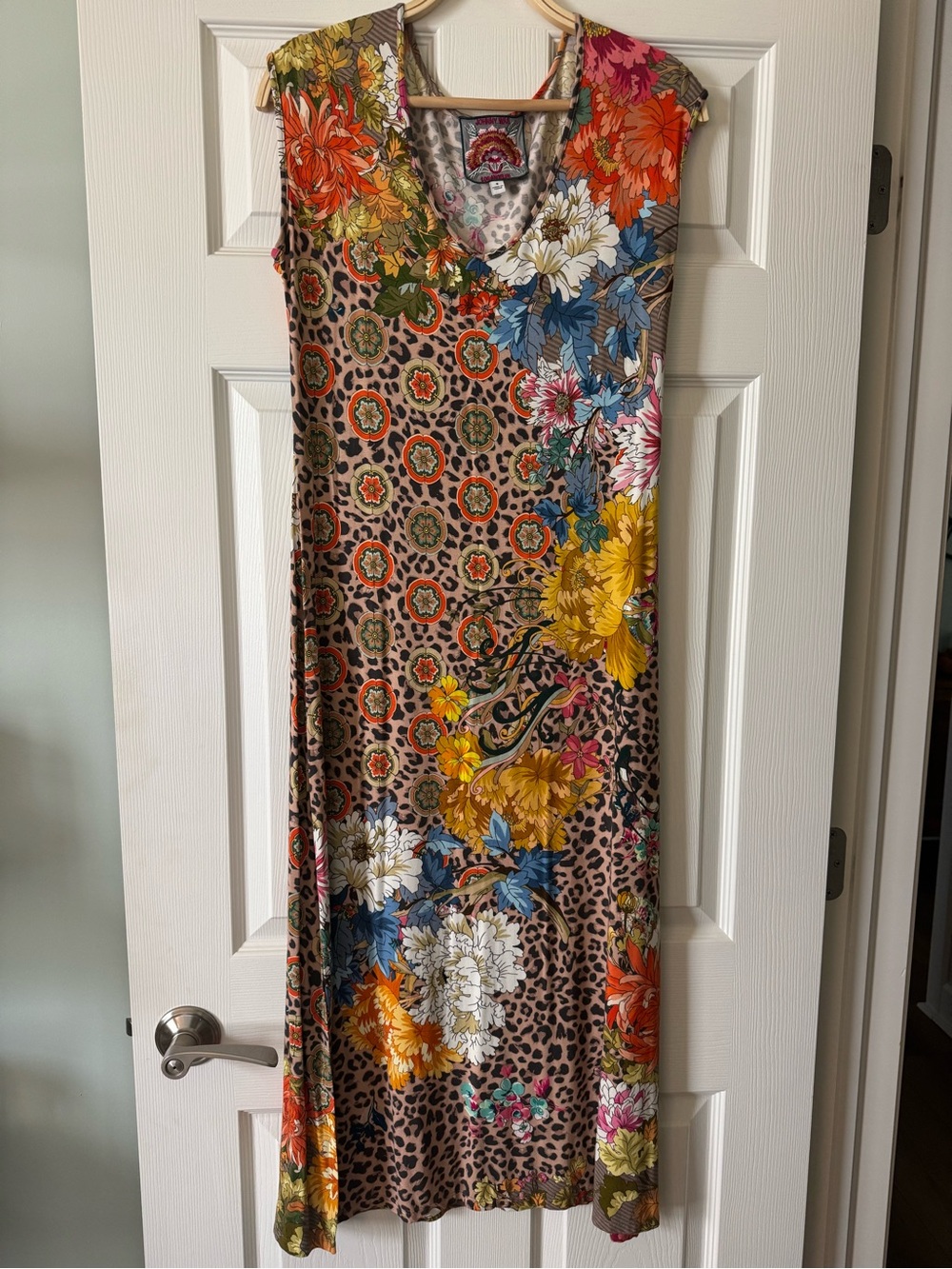 Johnny Was Sleeveless Floral Leopard-Print Maxi V Neck Dress Size Small